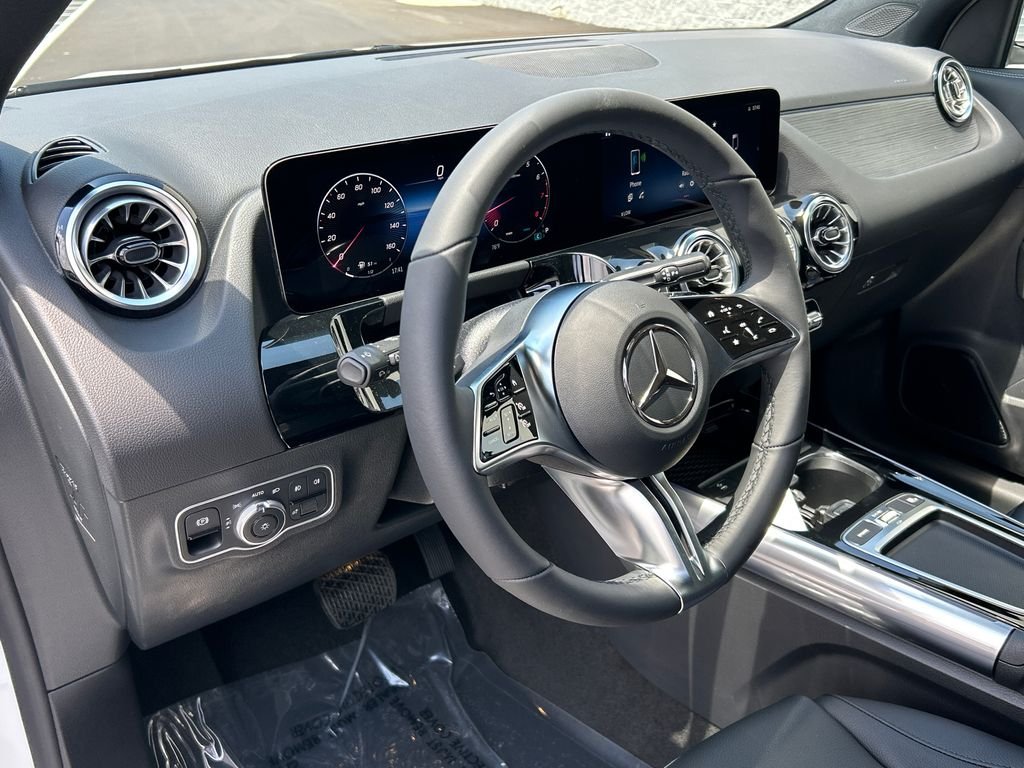 New 2026 Polar White Mercedes-Benz GLA250 image 16