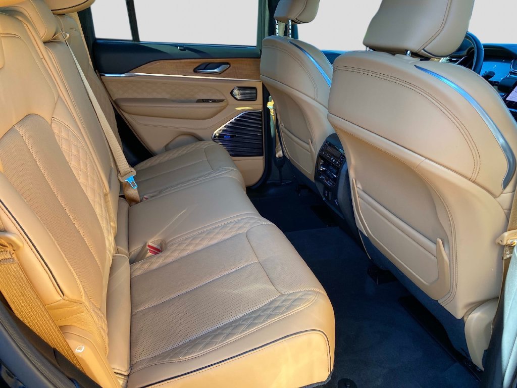 Used 2023 Black Jeep Summit Reserve image 30