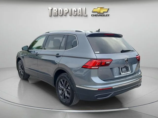 Used 2024 Gray Volkswagen SE image 2