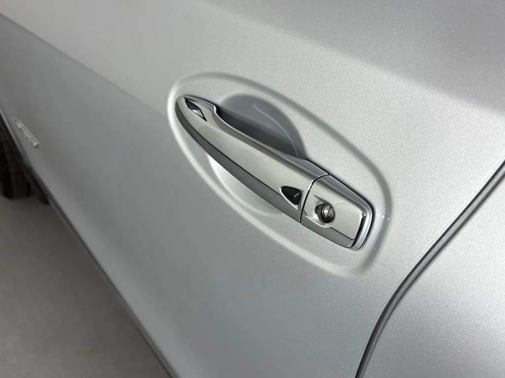 Used 2018 Silver Nissan Hybrid SL image 12