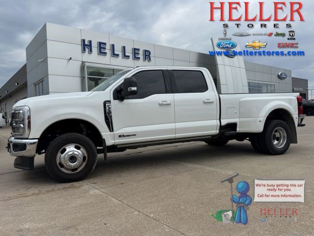 Used 2024 White Metallic Ford Lariat image 1