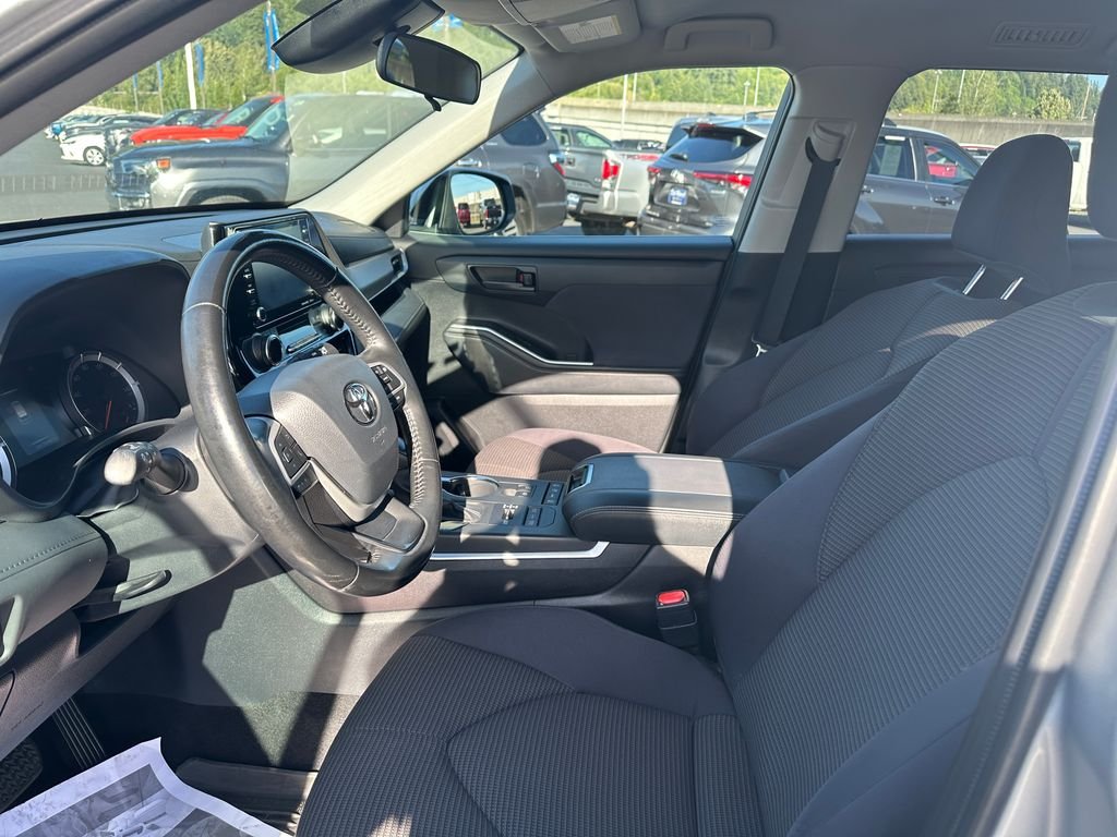 Used 2022 Celestial Silver Metallic Toyota LE image 13
