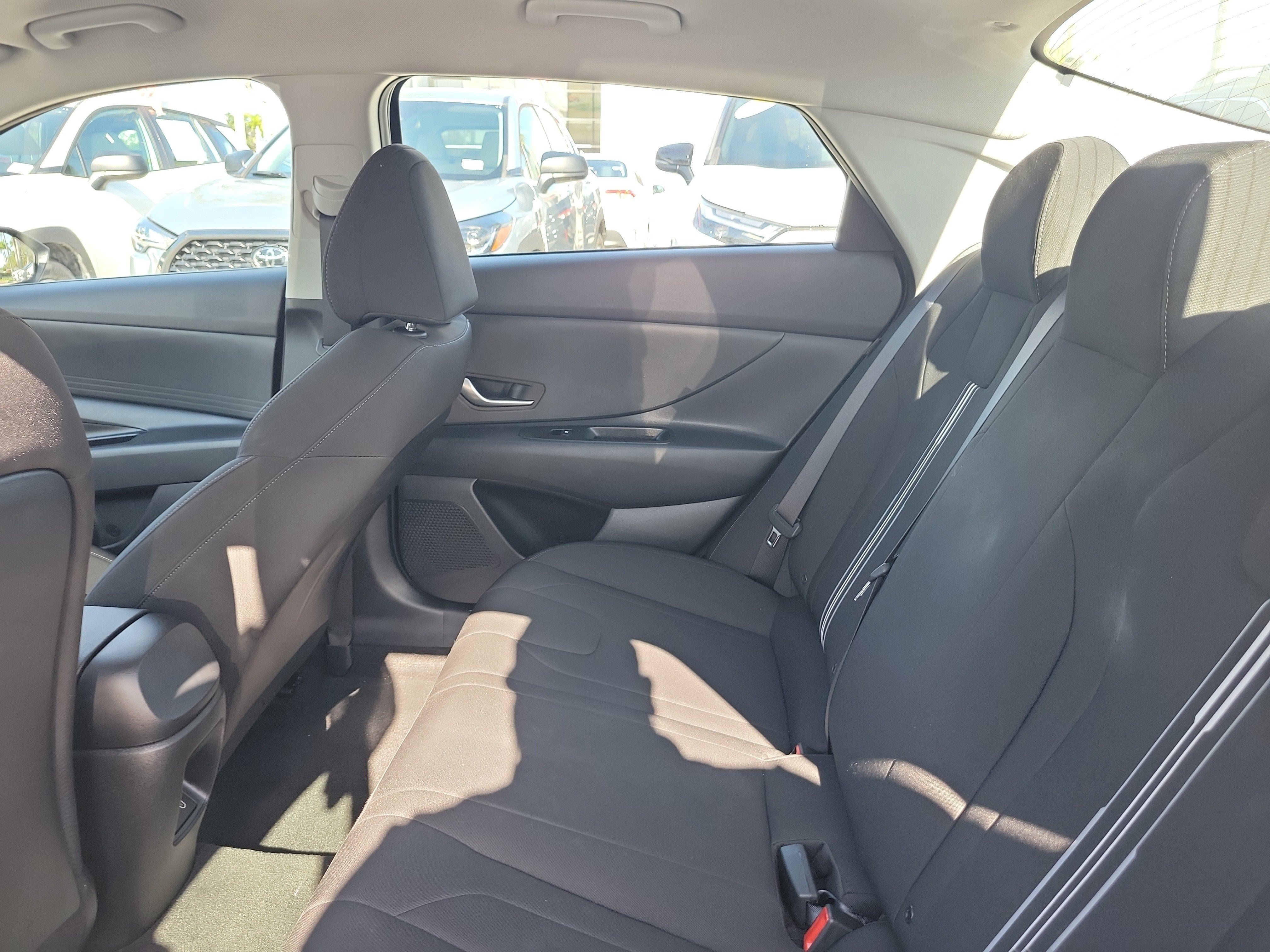 Used 2024 Amazon Gray Hyundai SEL image 12