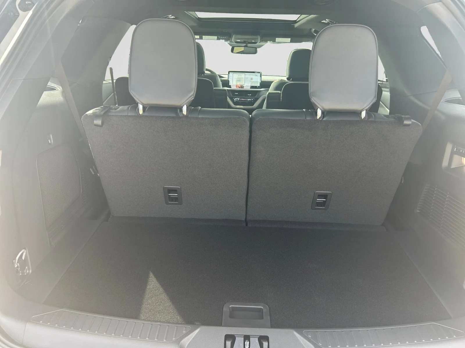 New 2026 Star White Metallic Tri-Coat Ford Tremor image 9