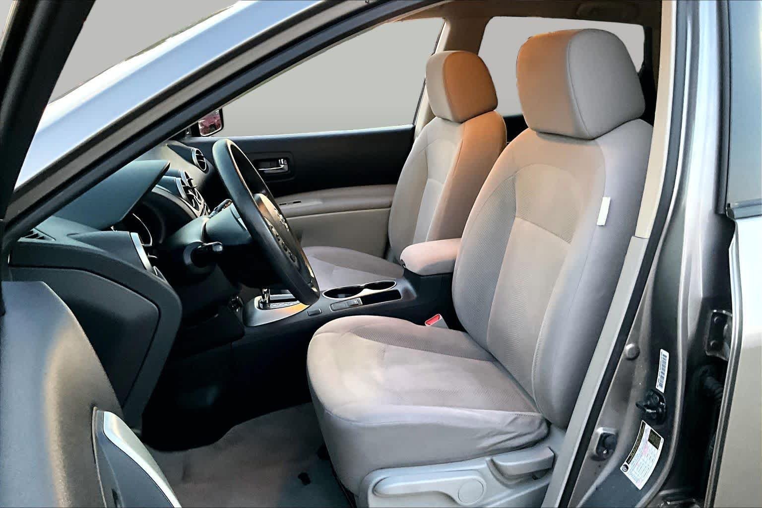 Used 2012 Platinum Graphite Nissan S image 8