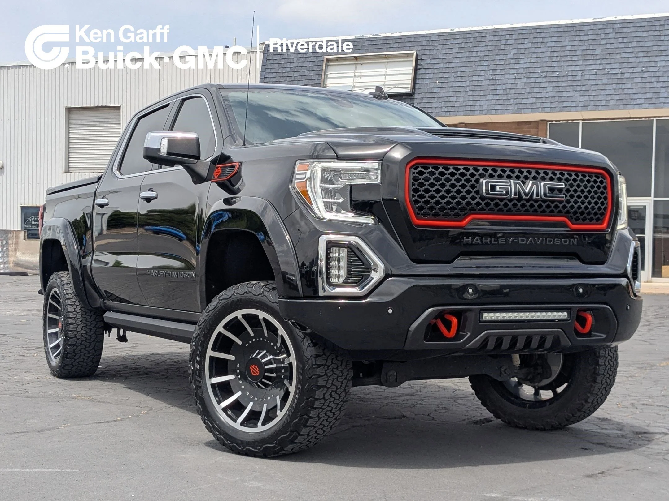 2022 GMC Sierra 4WD Crew Cab Standard Box SLT's photo