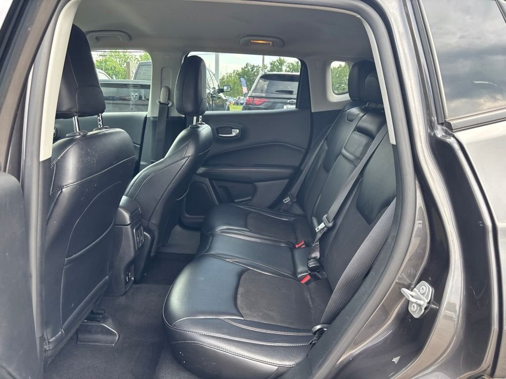 Used 2017 Gray Jeep Latitude image 13