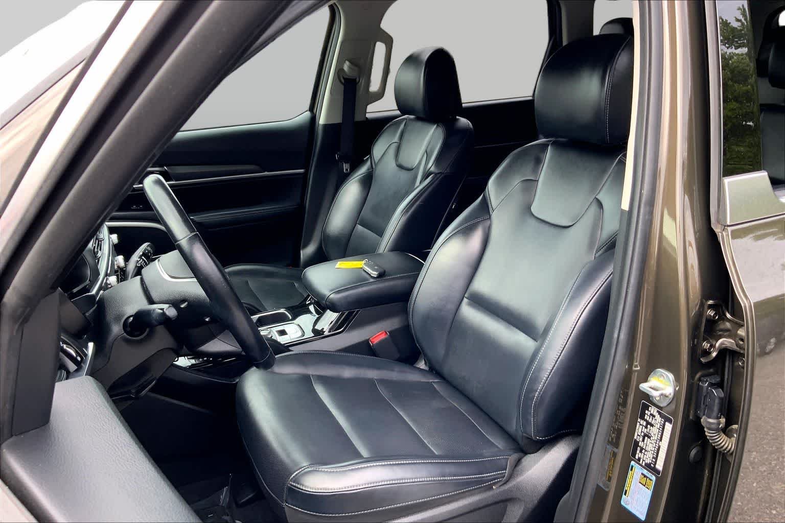 Used 2022 Dark Moss Kia S image 8