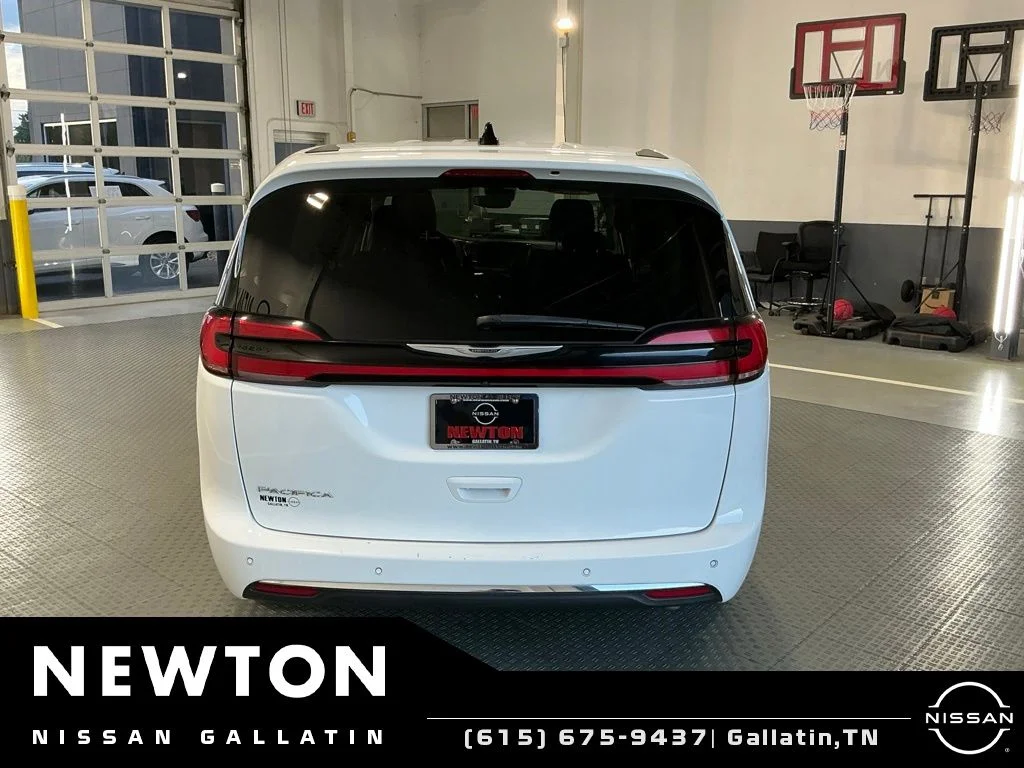 Used 2023 Bright White Clearcoat Chrysler Touring L image 5