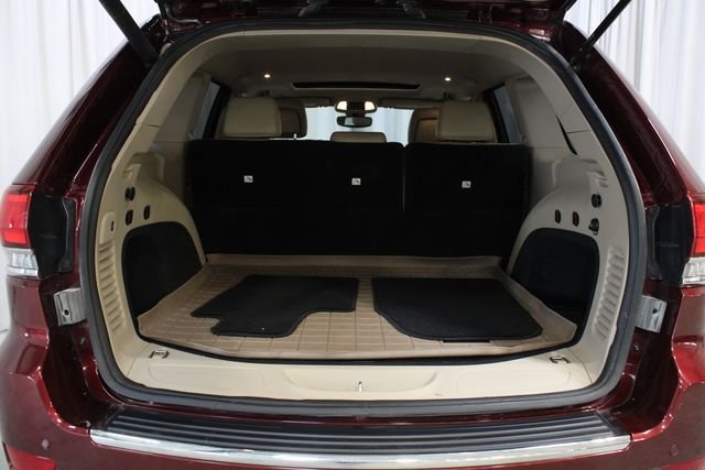 Certified Used 2020 Velvet Jeep Limited image 31