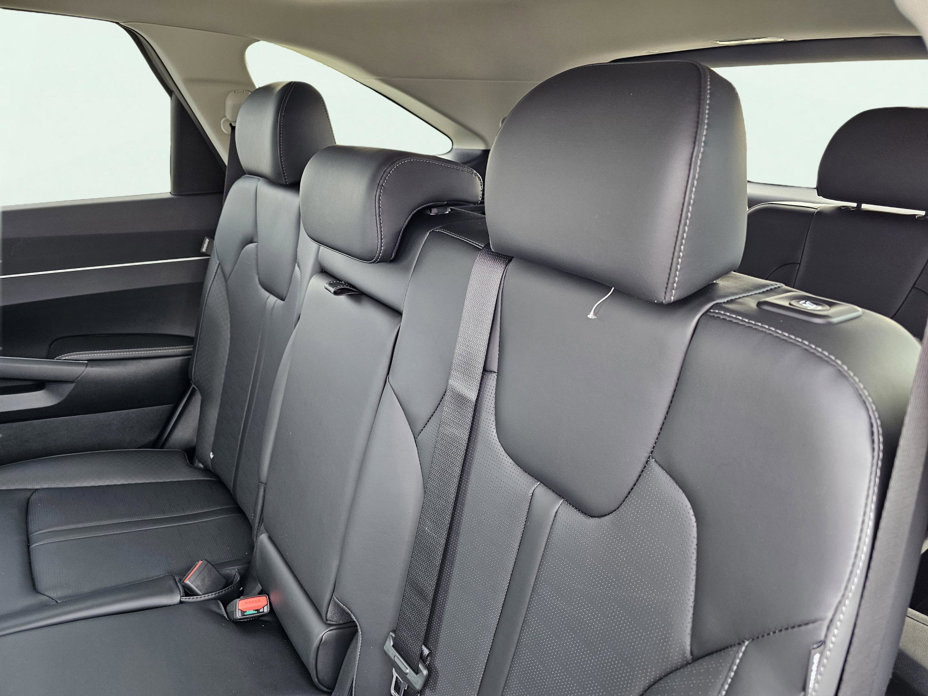 New 2026 Wolf Gray Kia S image 32