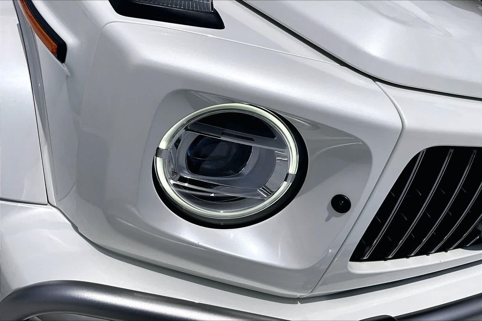 Used 2020 designo Diamond White Metallic Mercedes-Benz AMG® G 63 image 28