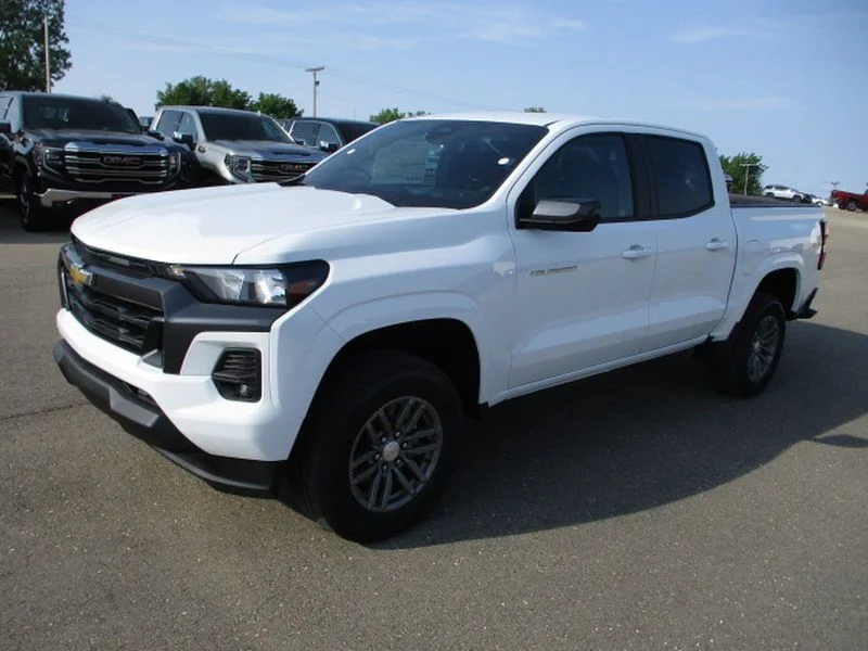 Used 2023 Summit White Chevrolet 4WD LT image 2