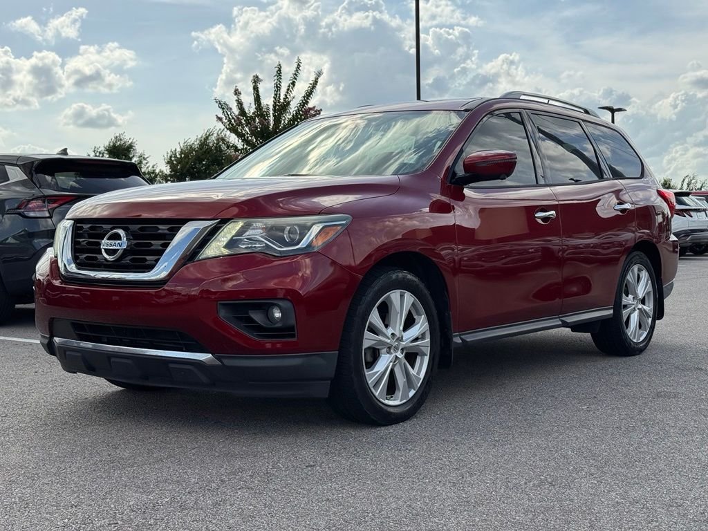 Used 2018 Red Nissan SL image 9
