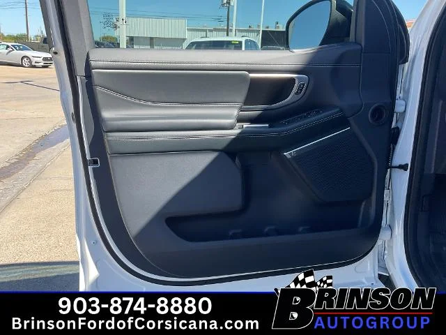 New 2027 Star White Metallic Tri-Coat Ford Platinum image 31