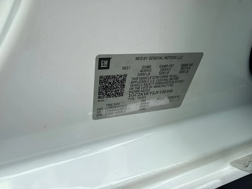 Used 2018 White Chevrolet LT image 27