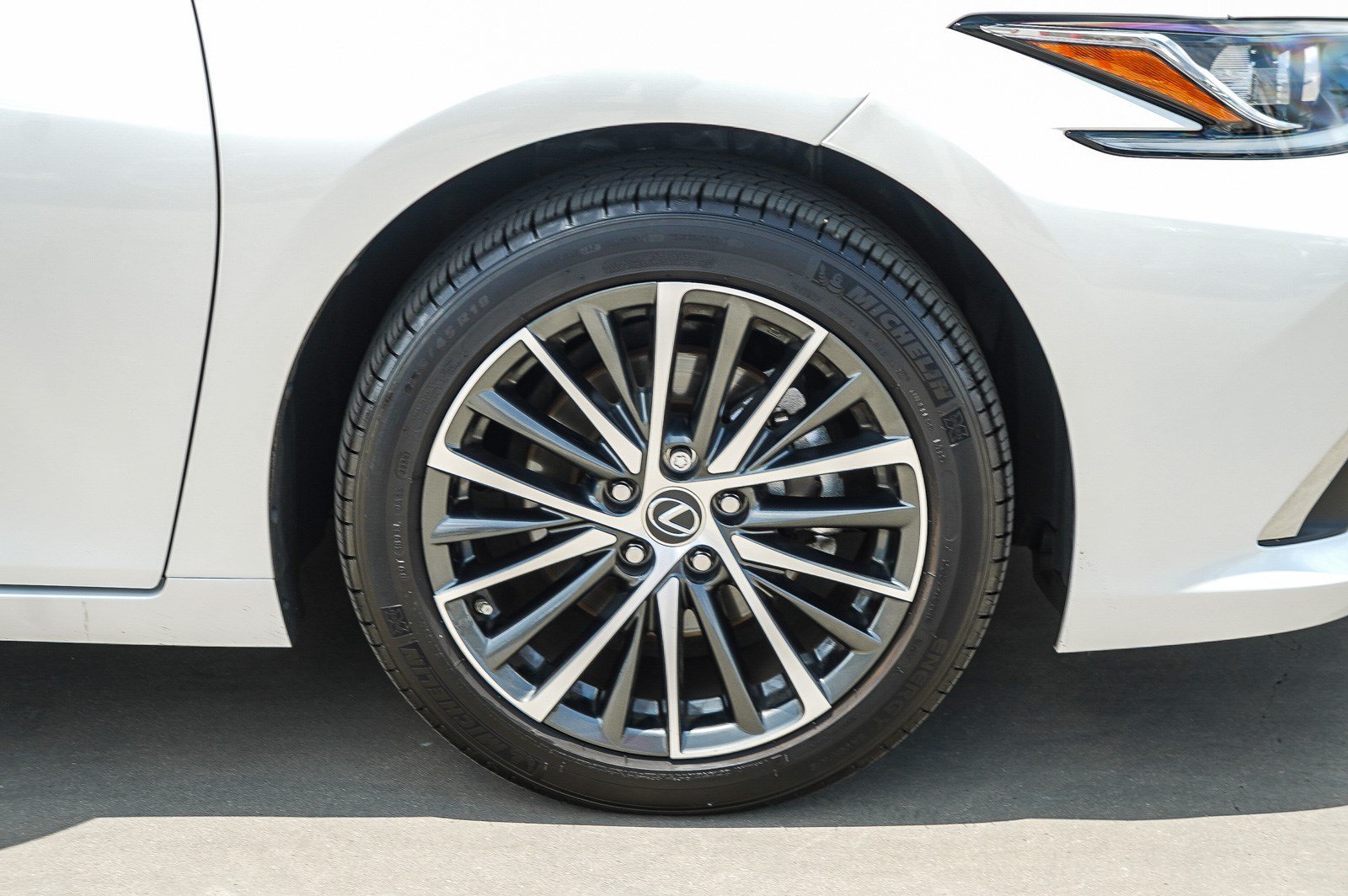 Used 2025 Eminent White Pearl Lexus 350 image 11