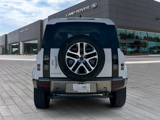 New 2026 Fuji White Land Rover S image 4