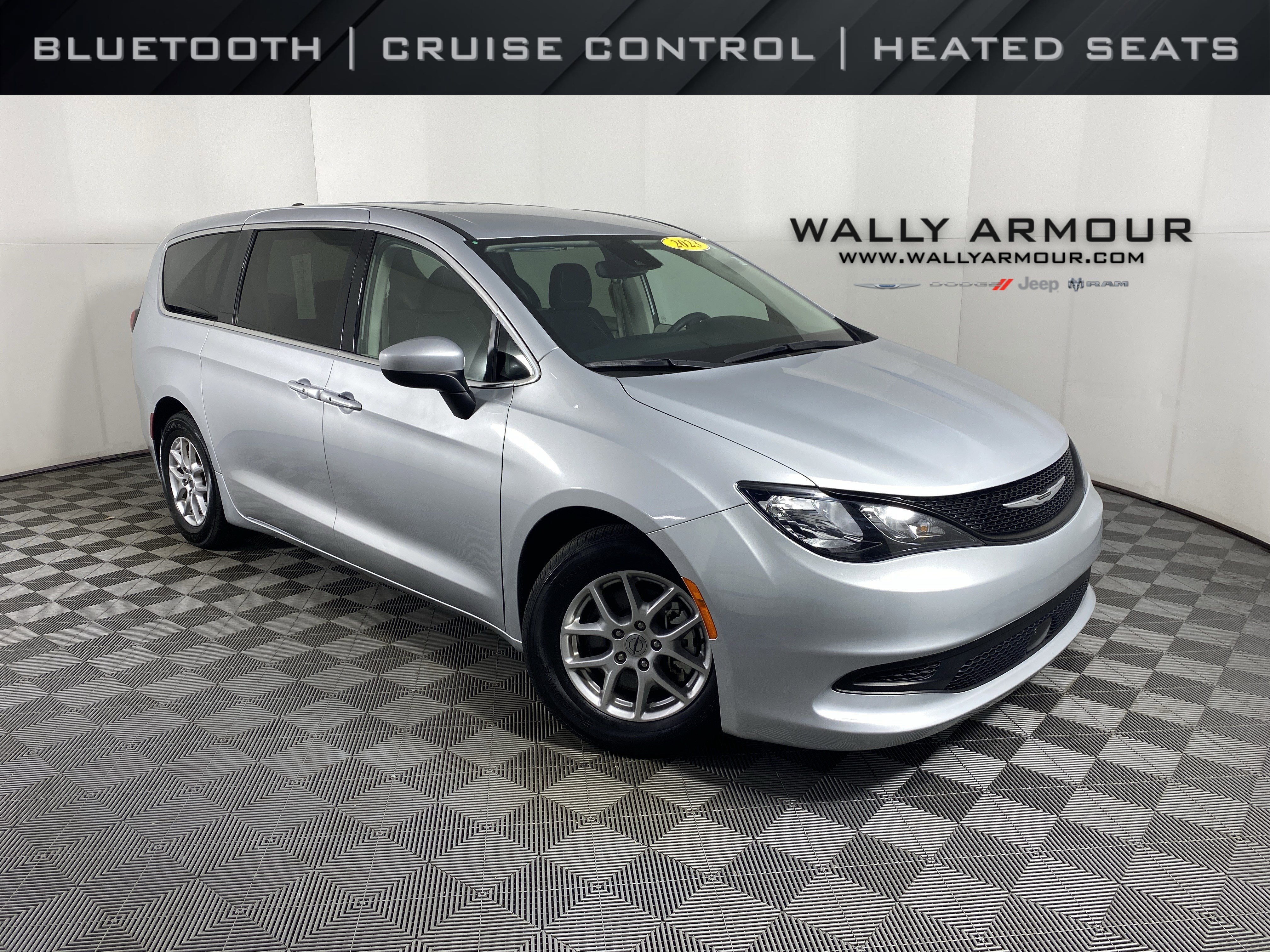 2023 Chrysler Voyager LX