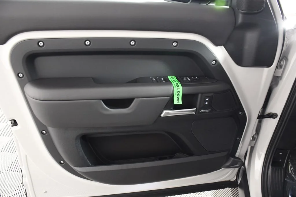 New 2026 Borasco Grey Land Rover X-Dynamic SE image 14