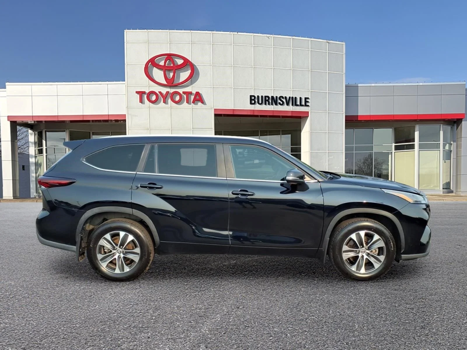 Certified 2026 Toyota Highlander XLE with VIN 5TDKDRBH1TS603044 for sale in Burnsville, Minnesota