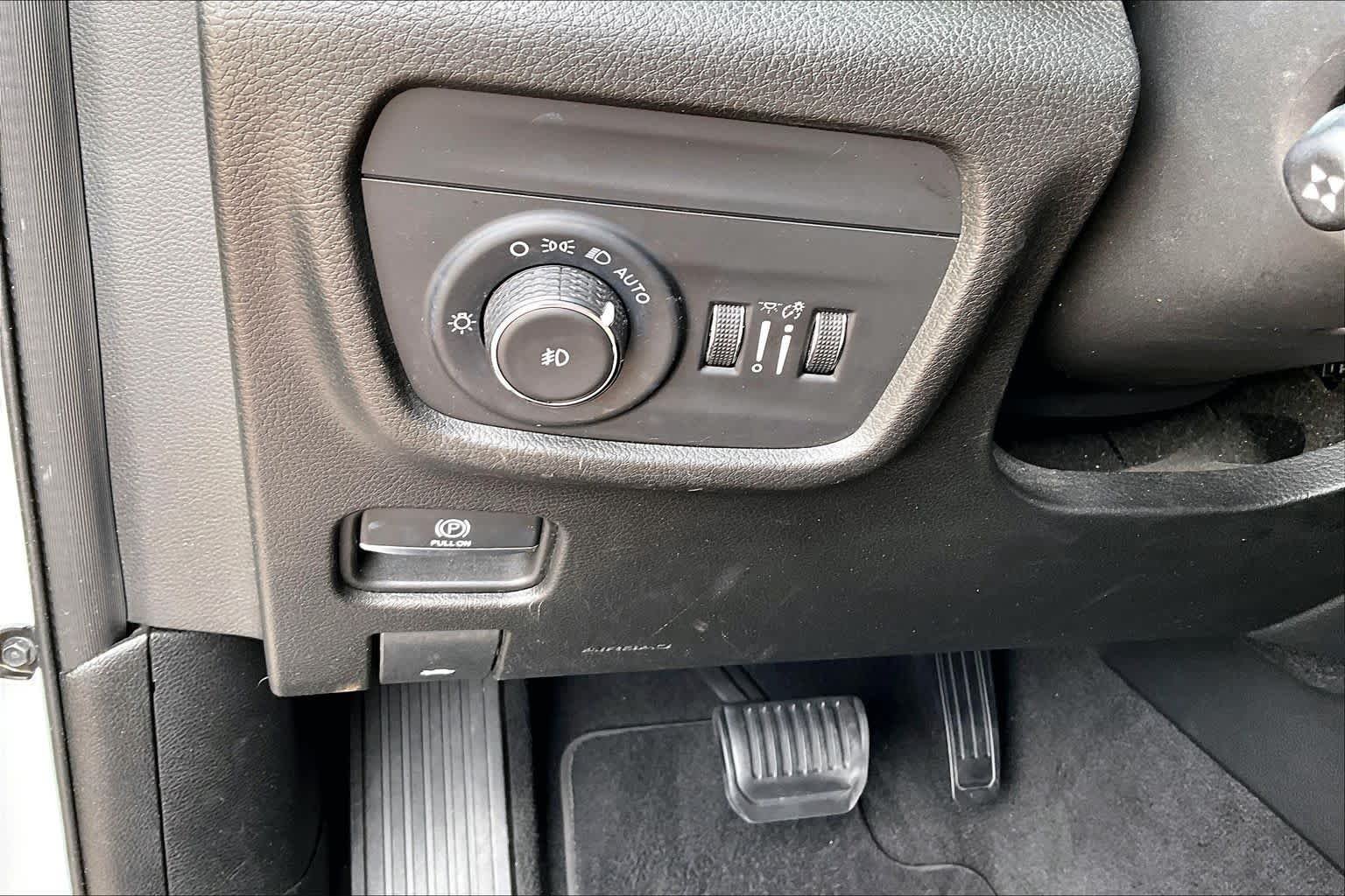 Used 2022 Bright White Clearcoat Jeep Overland image 33