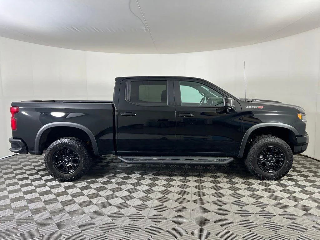 Used 2023 Black Chevrolet ZR2 image 24