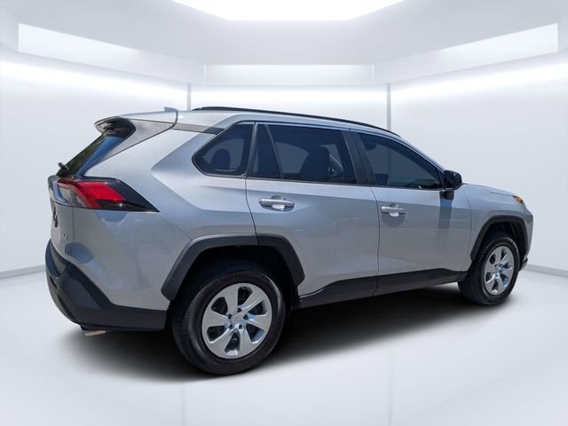 Used 2019 Silver Toyota LE image 3