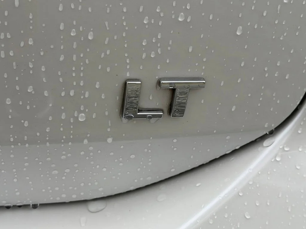 Used 2023 Iridescent Pearl Tricoat Chevrolet LT image 12