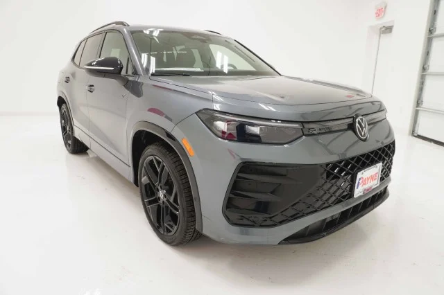 New 2026 Platinum Gray Metallic Volkswagen 2.0T SE R-Line Black image 3