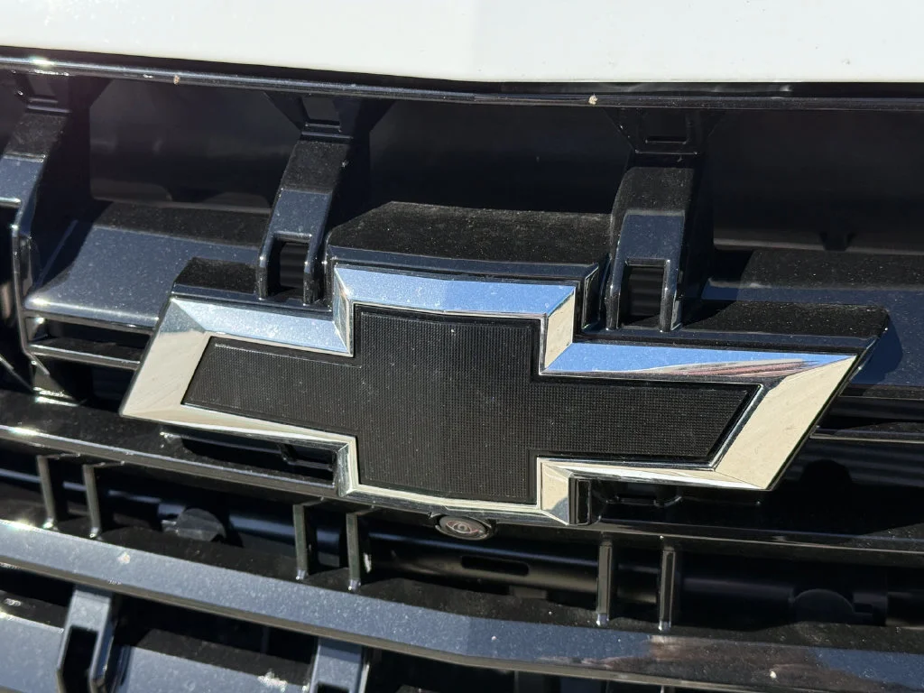 New 2027 Summit White Chevrolet Police image 2