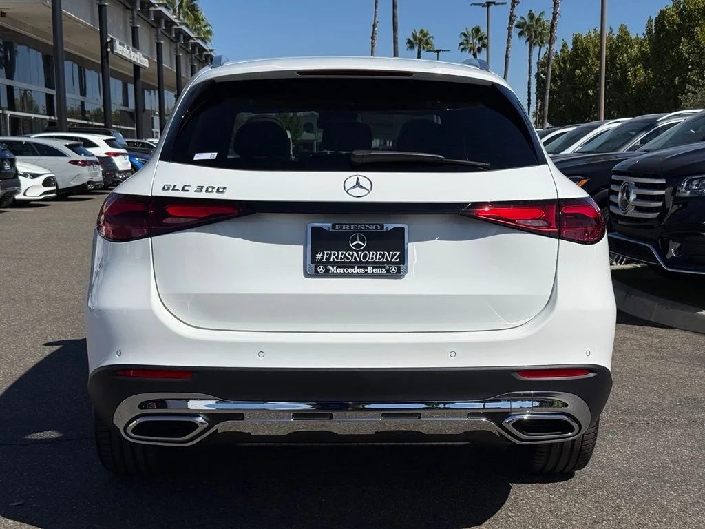 New 2027 White Mercedes-Benz GLC 300 image 17