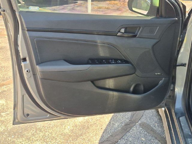 Used 2018 Gray Hyundai Sport image 13