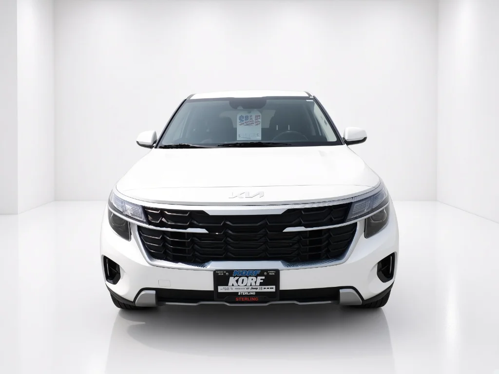 Used 2026 Snow White Pearl Kia LX image 6
