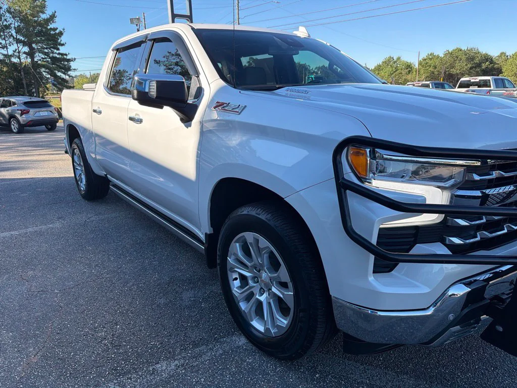 Used 2024 Iridescent Pearl Tricoat Chevrolet LTZ image 7