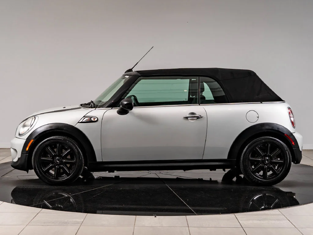 Used 2014 White Silver MINI  image 5