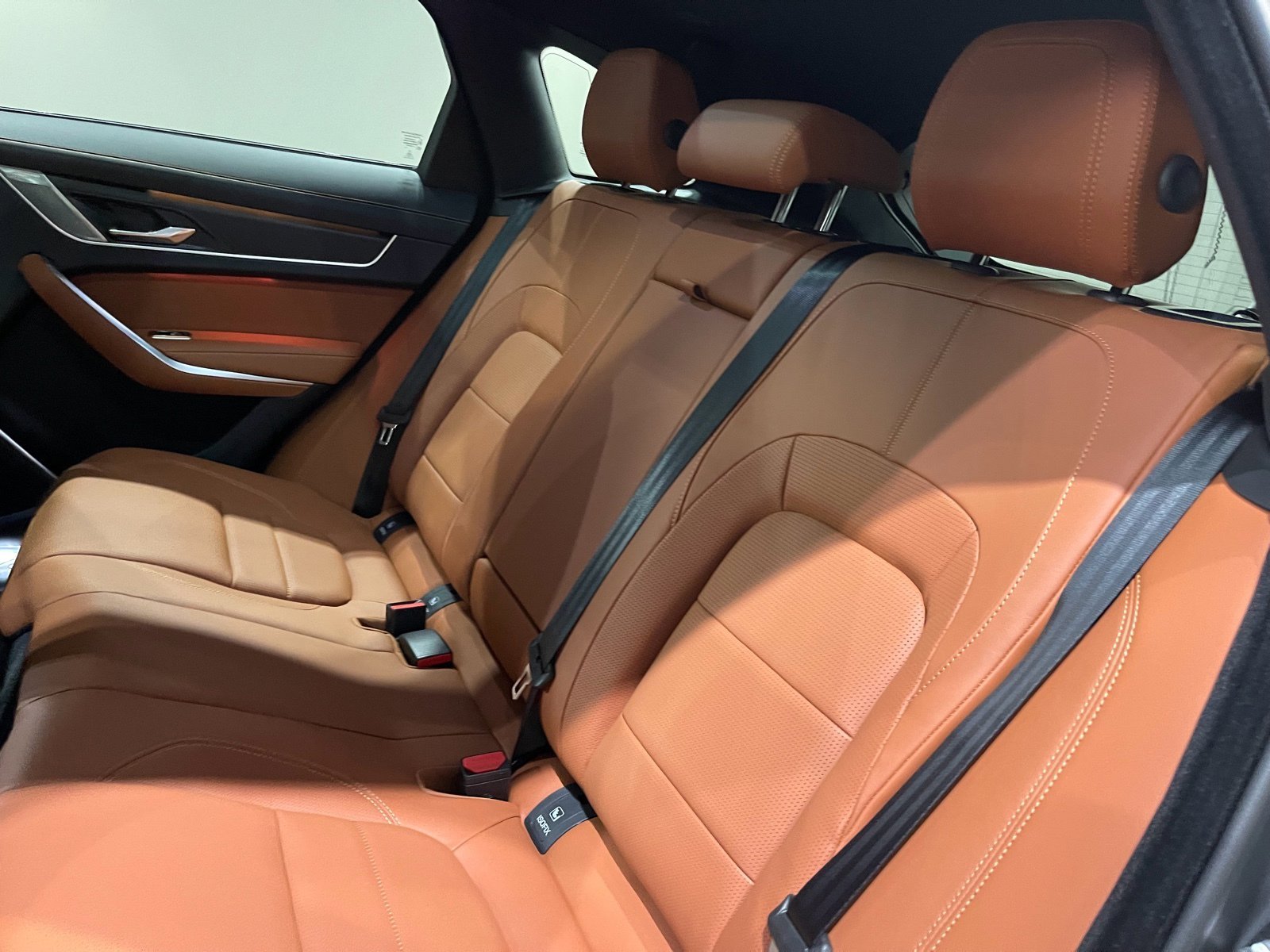 2026 Jaguar F-Pace R-Dynamic S - Photo 13