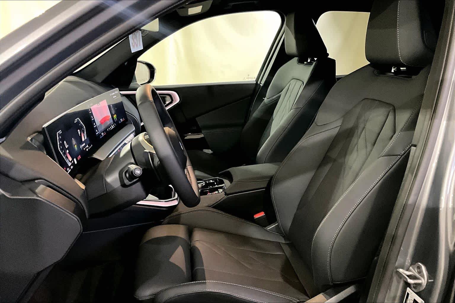 Used 2026 Skyscraper Grey Metallic BMW 30 xDrive image 8