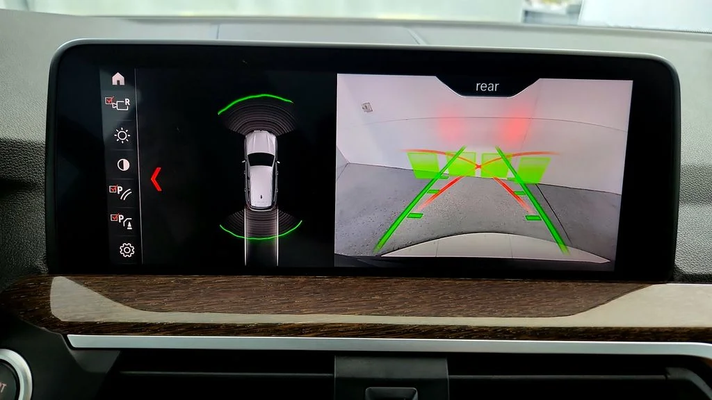 Used 2019 Gray BMW xDrive30i image 32