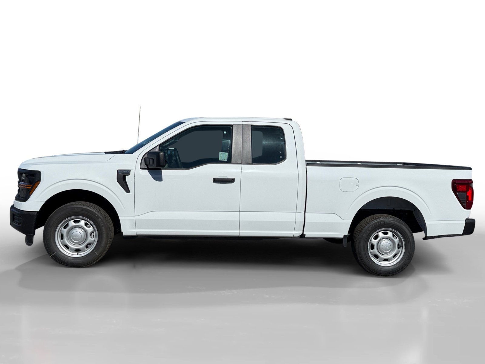 New 2026 Oxford White Ford XL image 2