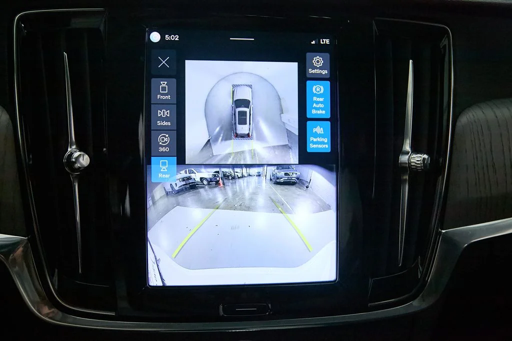 Certified Used 2025 Crystal White Volvo Plus image 30