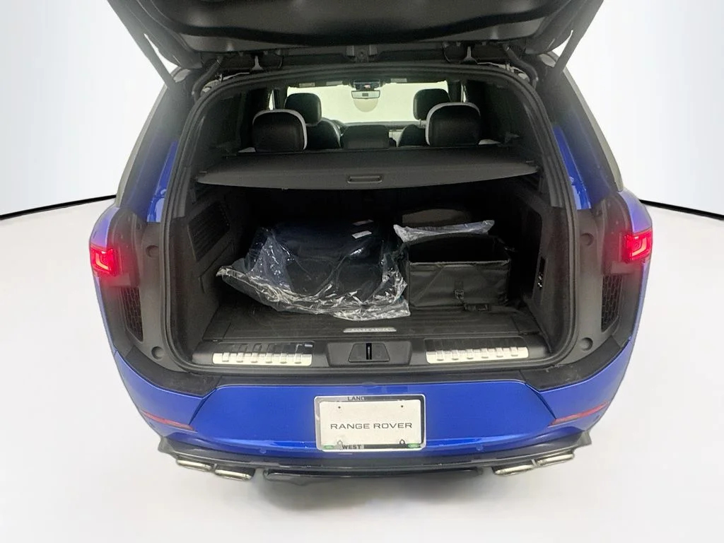 New 2026 Velocity Blue Land Rover Autobiography image 26