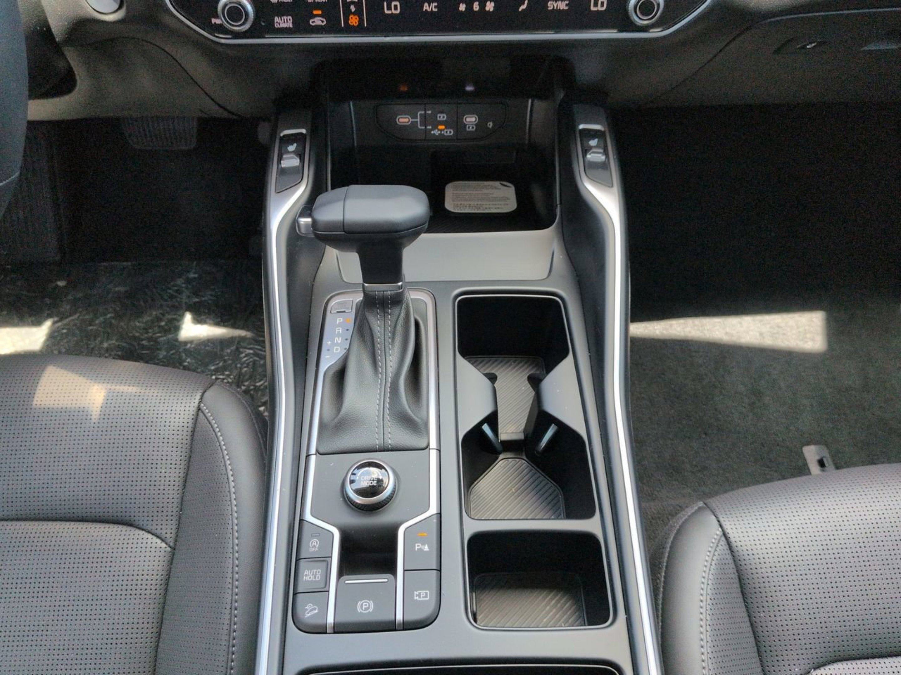 New 2026 Ivory Silver Kia S image 12