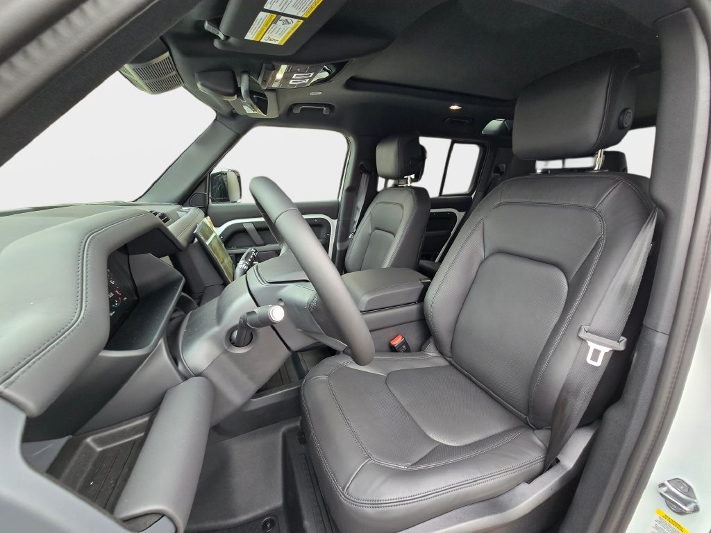 New 2026 Fuji White LAND ROVER X-Dynamic SE image 15
