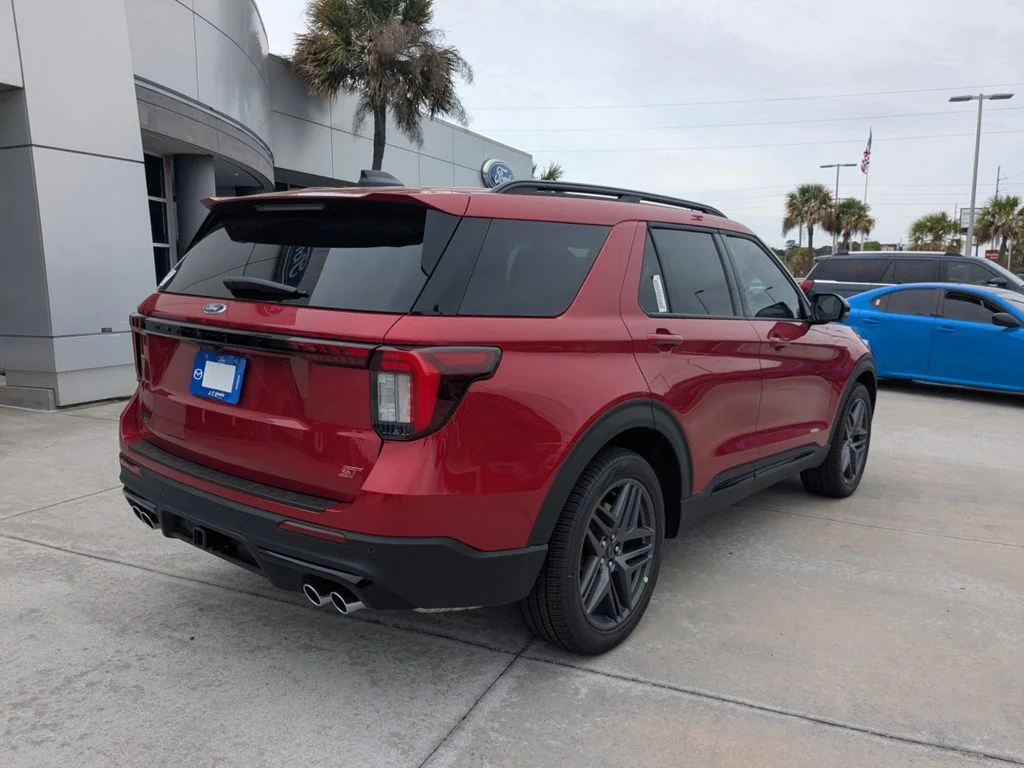 New 2026 Rapid Red Metallic Tinted Clearcoat Ford ST image 4