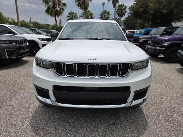 New 2026 Bright White Clear-Coat Exterior Paint Jeep Laredo X image 20