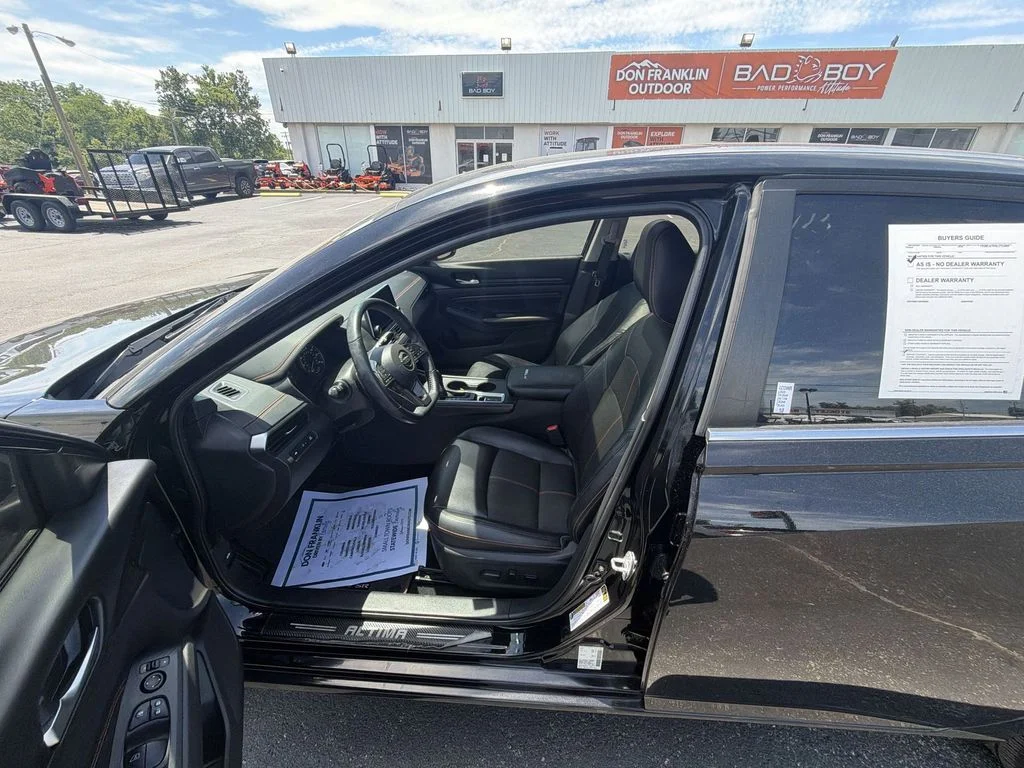 Used 2020 Black Nissan 2.5 SR image 11