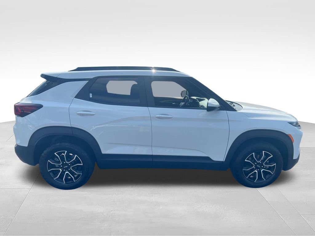 Used 2024 White Chevrolet ACTIV image 6