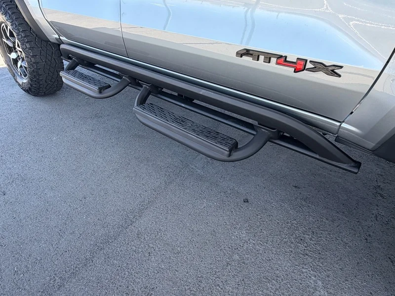 Used 2023 Sterling Metallic GMC AT4X image 34