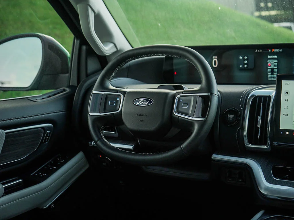 New 2026 Space Silver Metallic Ford MAX Platinum® image 17